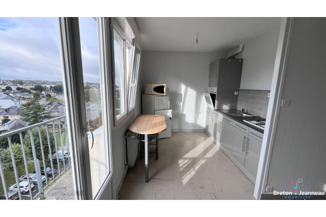 Appartement avec parking - LAVAL - Quartier Hilard