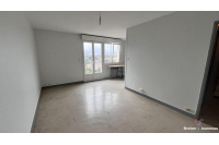 Appartement avec parking - LAVAL - Quartier Hilard