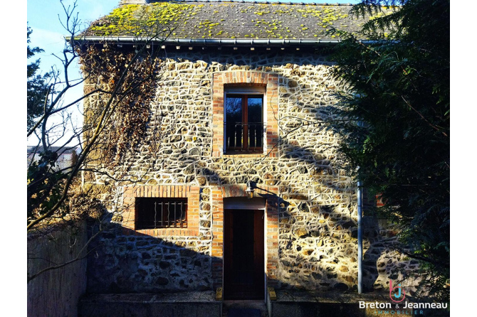 Townhouse in the Mayenne area