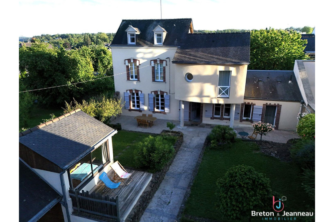 Townhouse in the center of Laval