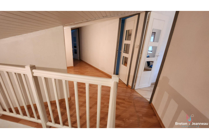 Appartement en duplex à L'Huisserie