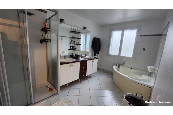 Appartement en duplex à L'Huisserie