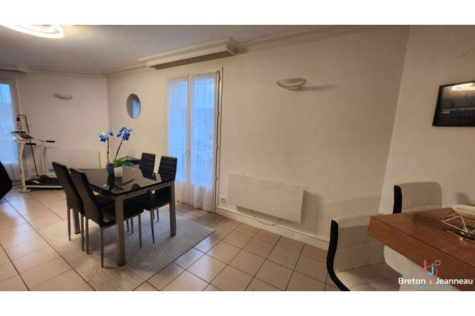 Appartement en duplex à L'Huisserie