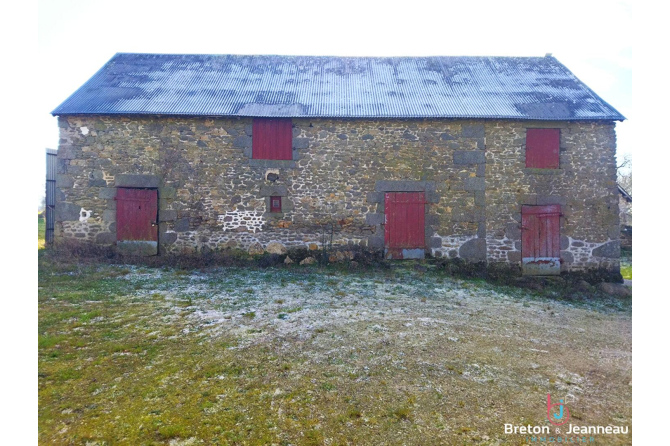 Corps de ferme sans voisins secteur Mayenne