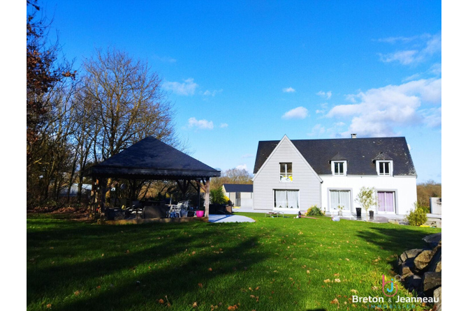 Propriété sur 1.17 hectares à MAYENNE