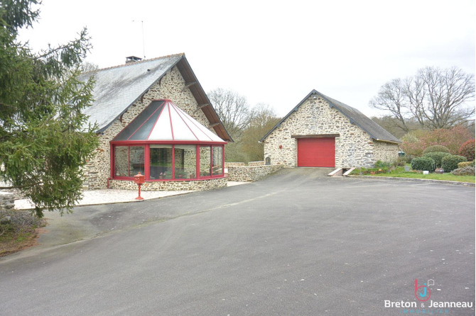 Ancien moulin sur 9200 m² à Javron les Chapelles