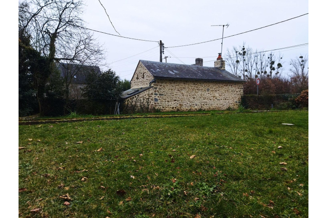 Maison en pierres proche halage - Secteur MARTIGNE SUR MAYENNE