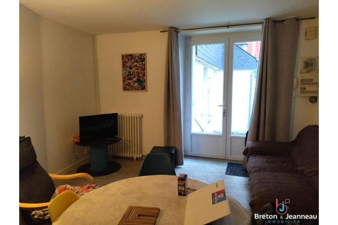 APPARTEMENT F3 à MAYENNE