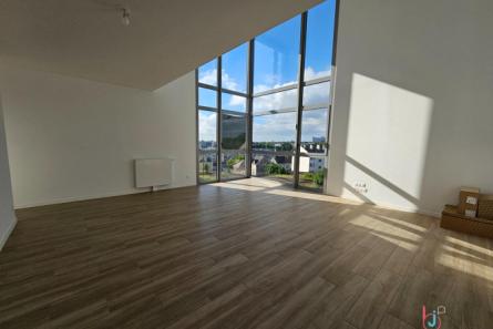 LAVAL - Duplex de 146 m² avec Terrasse de 38m²