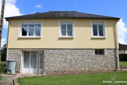 House of 93 sqm in Sillé le Guillaume