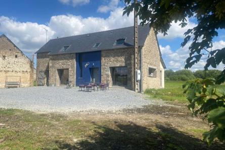 Farmhouse in the Mayenne area