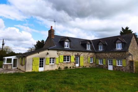 Country house near Sillé le Guillaume