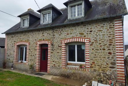 Stone farmhouse on the Mayenne/Villaines la Juhel axis