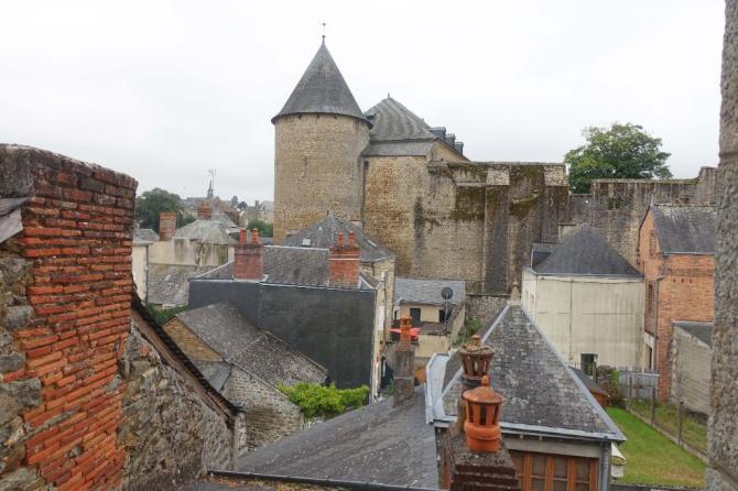 STUDIO à MAYENNE