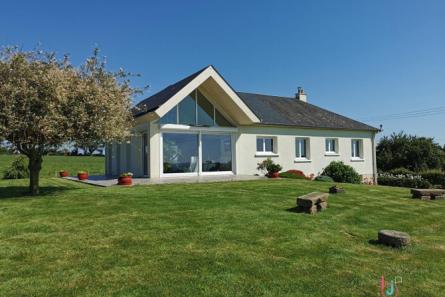 Maison sur 4 ha de terres avec pièce d'eau