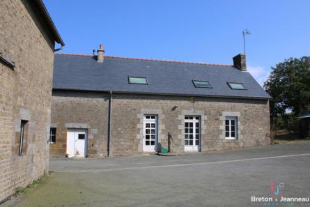 Small farmhouse on 1 ha 11 in Saint Mars Sur La Futaie