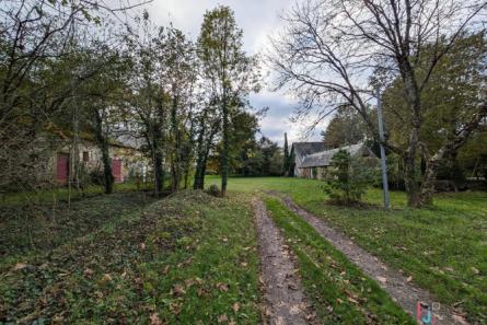 Maison sur 4ha 81 avec plan d'eau secteur Evron