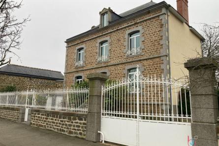 Bourgeois house in Javron Les Chapelles