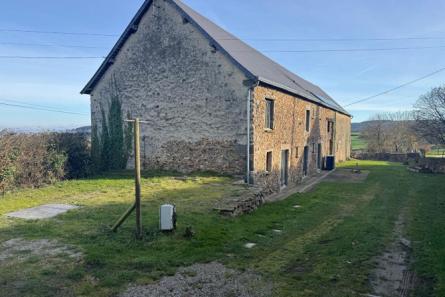 House, garage, outdoor patio in the center of Fougères