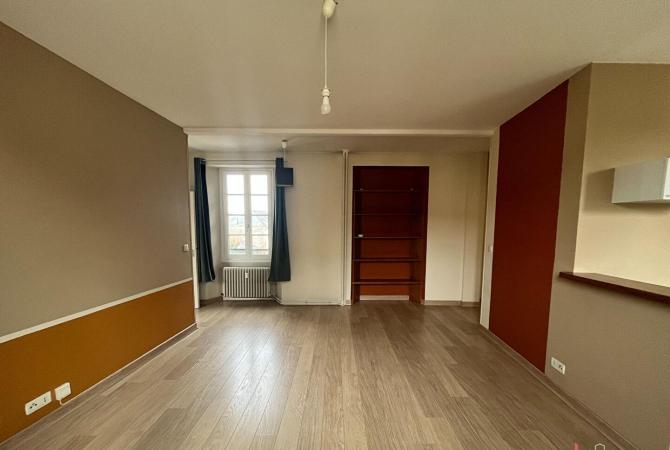 Appartement T2 avec parking - LAVAL - Centre ville Rive Droite - Cathédrale