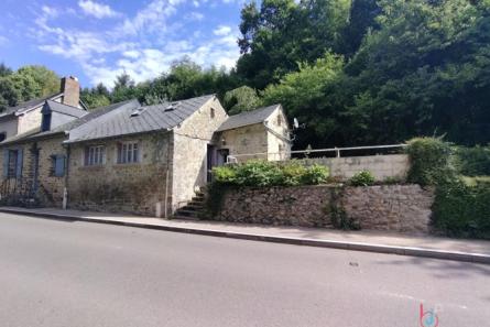 Maison , garage, patio extérieur centre de Fougères